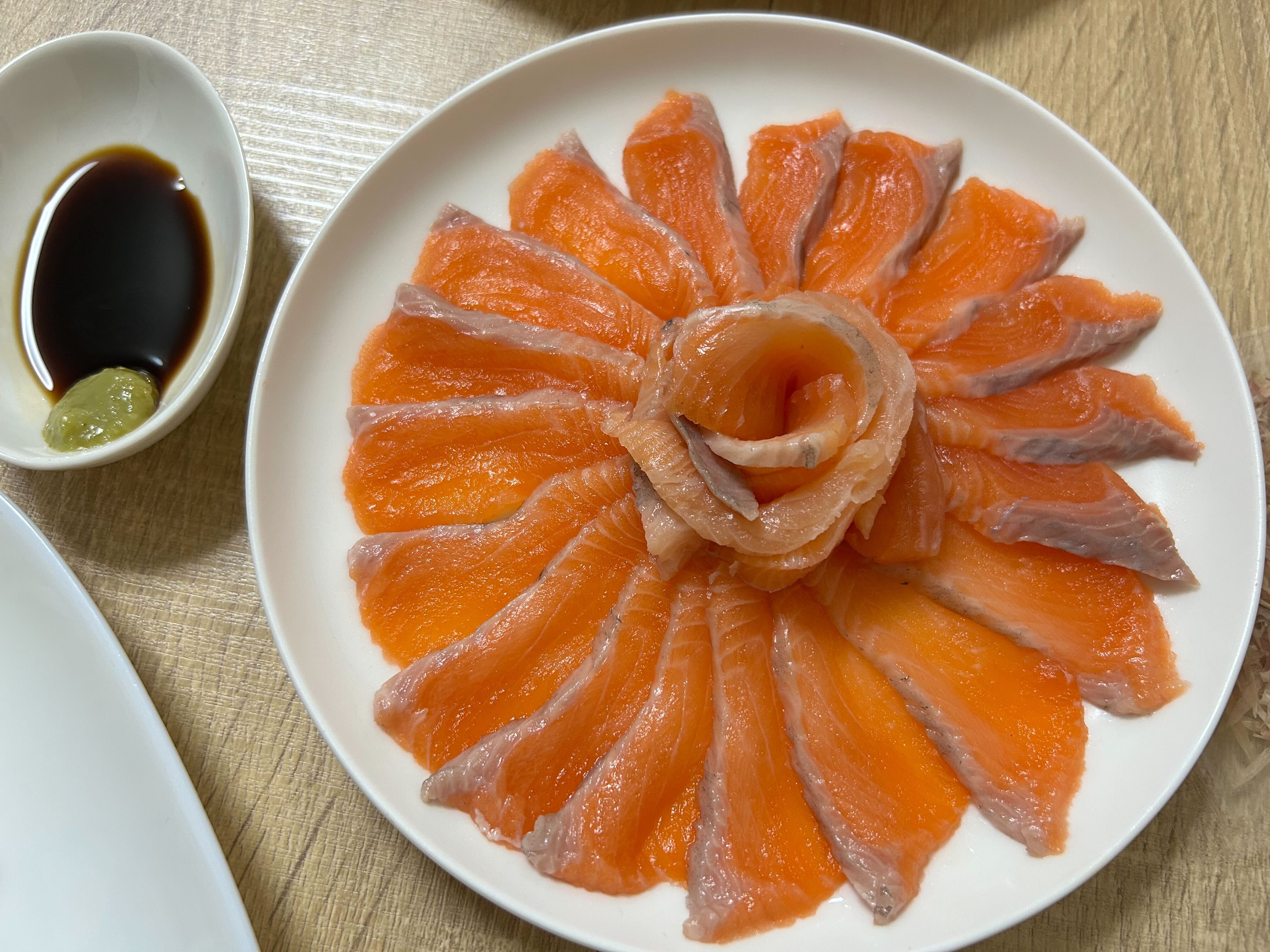 日向夏サーモンお刺身用スライス – FISH FARM SAKURA